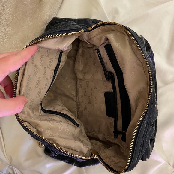 Navy blue leather Michael Kors purse - Picture 3 of 3